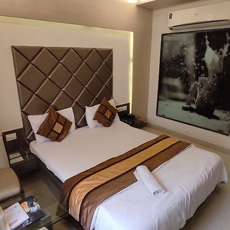 Hotel Flair Inn Ahmadábád Kültér fotó